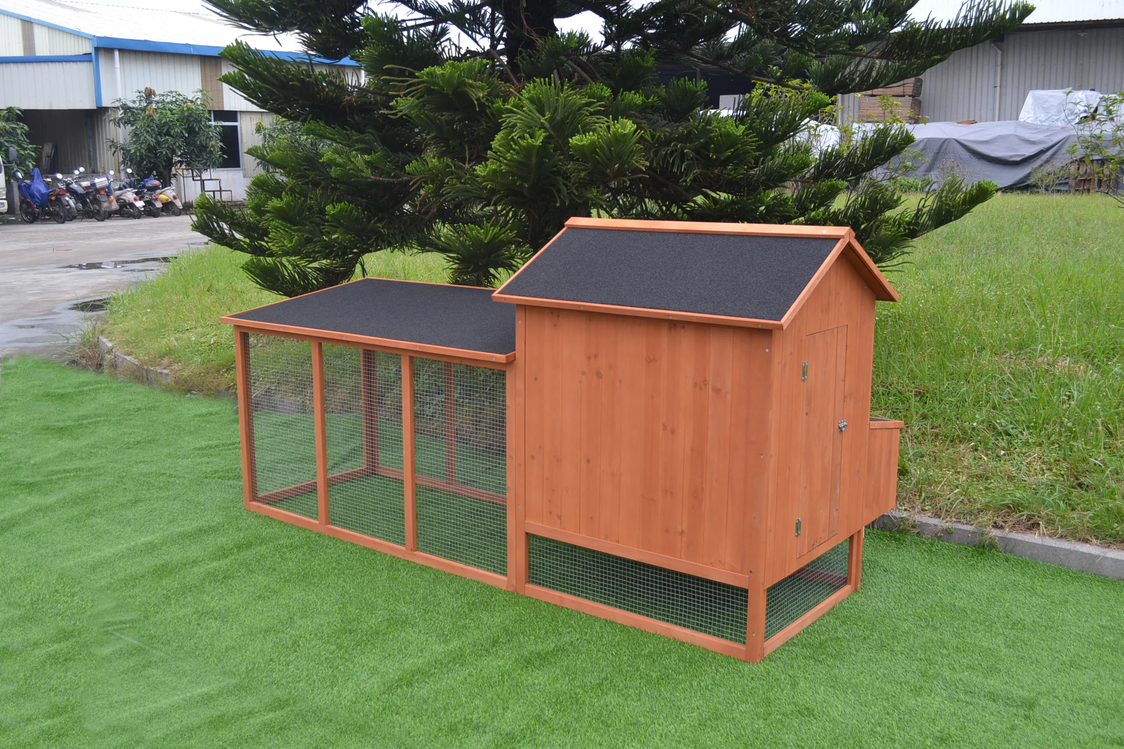 时尚设计的木制鸡舍