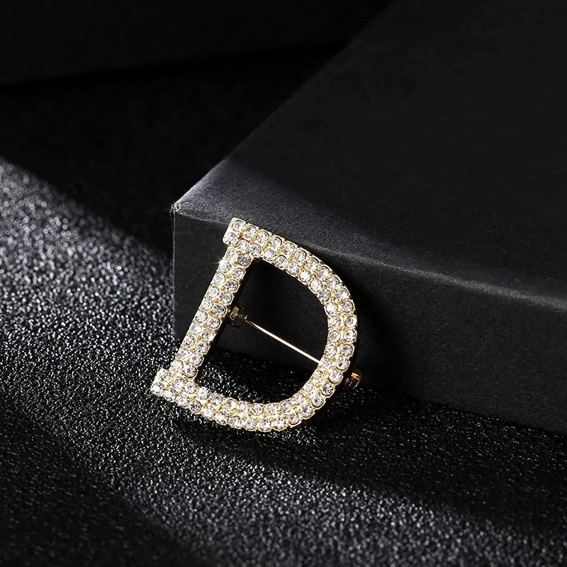 

Letter D Full Crystal Brooches Pins For Women Luxury Design CC Letter G Scarf Buckle Brooch Pin Wedding Party Fashion Jewelry