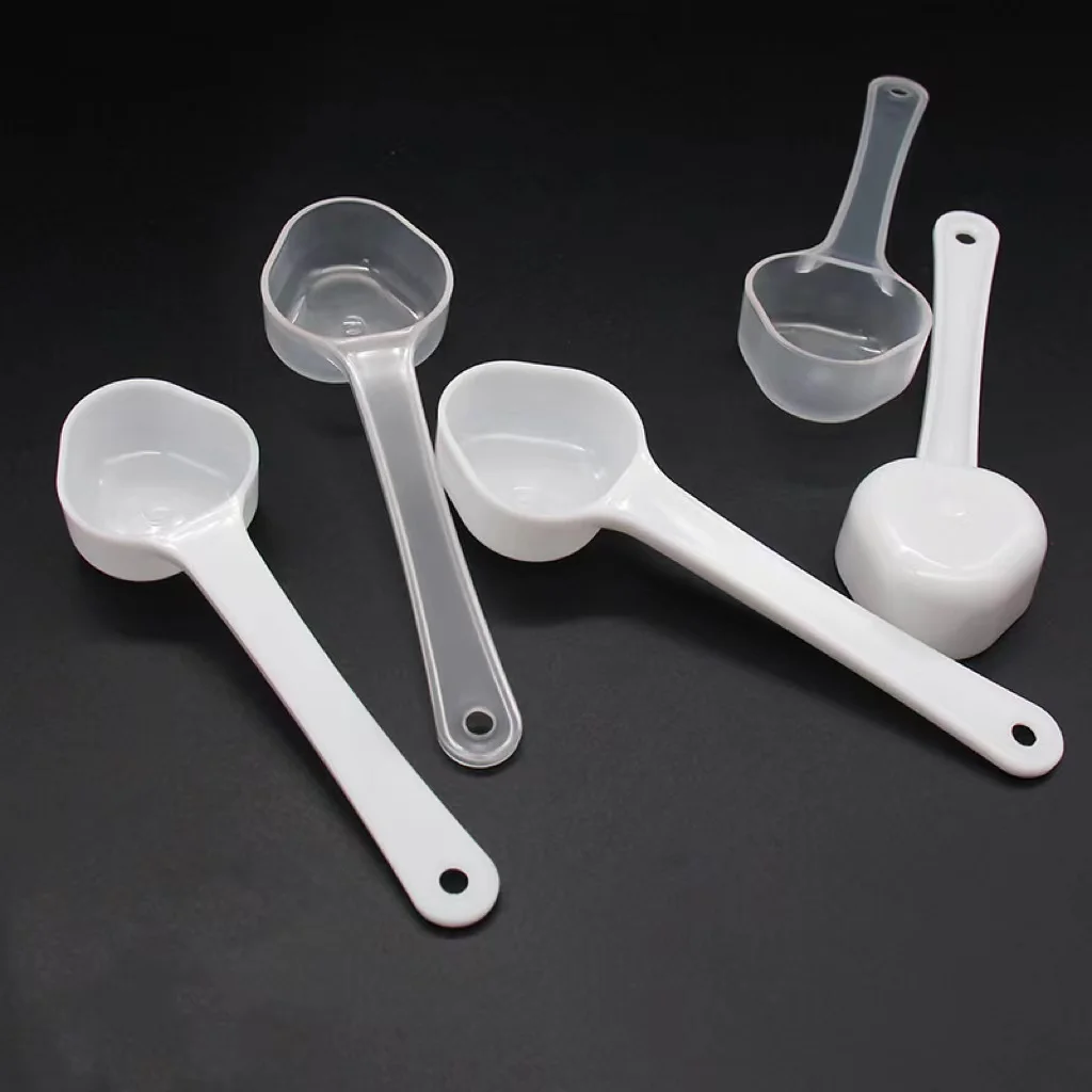 

3g 6ml 6cc plastic triangle measuring spoon with measuring marking flat bottom good quality PP scoop with hole