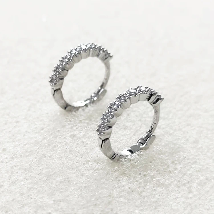 

Supplier wholesale small silver earrings shiny zircon hoop earrings