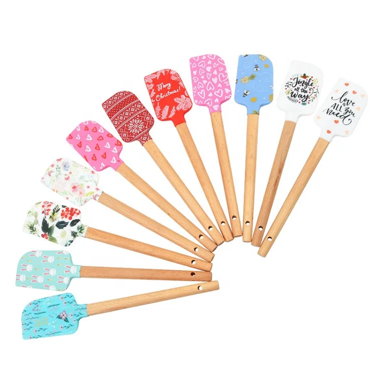 

Stock Round Wooden Handle Kitchen Baking Scraper Cake Cream Printed Silicone Spatulas for Christmas