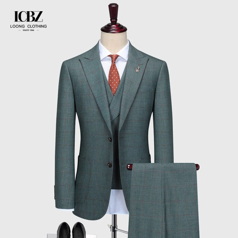 

Dark Plaid Single Breasted Double Slit Two Button 8cm Peak Lapel 3 Pieces Set Business Men's Suit