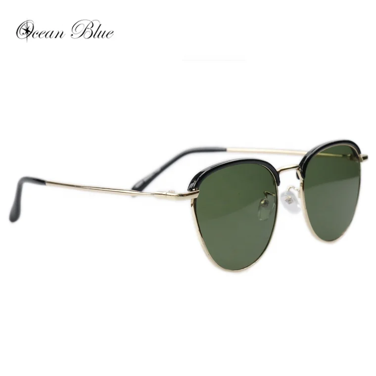 

Quay Australia Advertising Resin Green Lenses Shades Sun Glasses for Adult