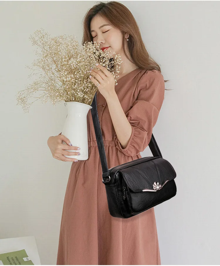 

2021 New compact simple zipper single shoulder bag wholesale shopping wallet and phone handbags, 4 colors