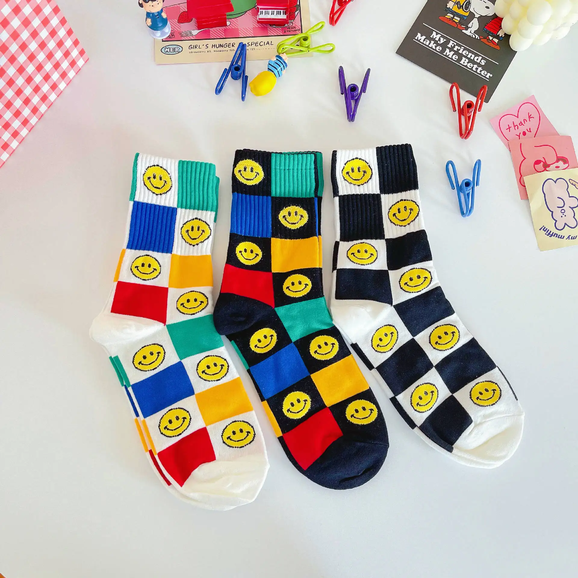 

XIANGHUI korean style wholesale custom logo happy face pattern cotton dress crew happy socks men sock, Pantone color