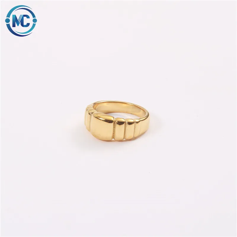 

2021 Trendy Stainless Steel Gold Plated Croissant Dome Ring Women, As the picture