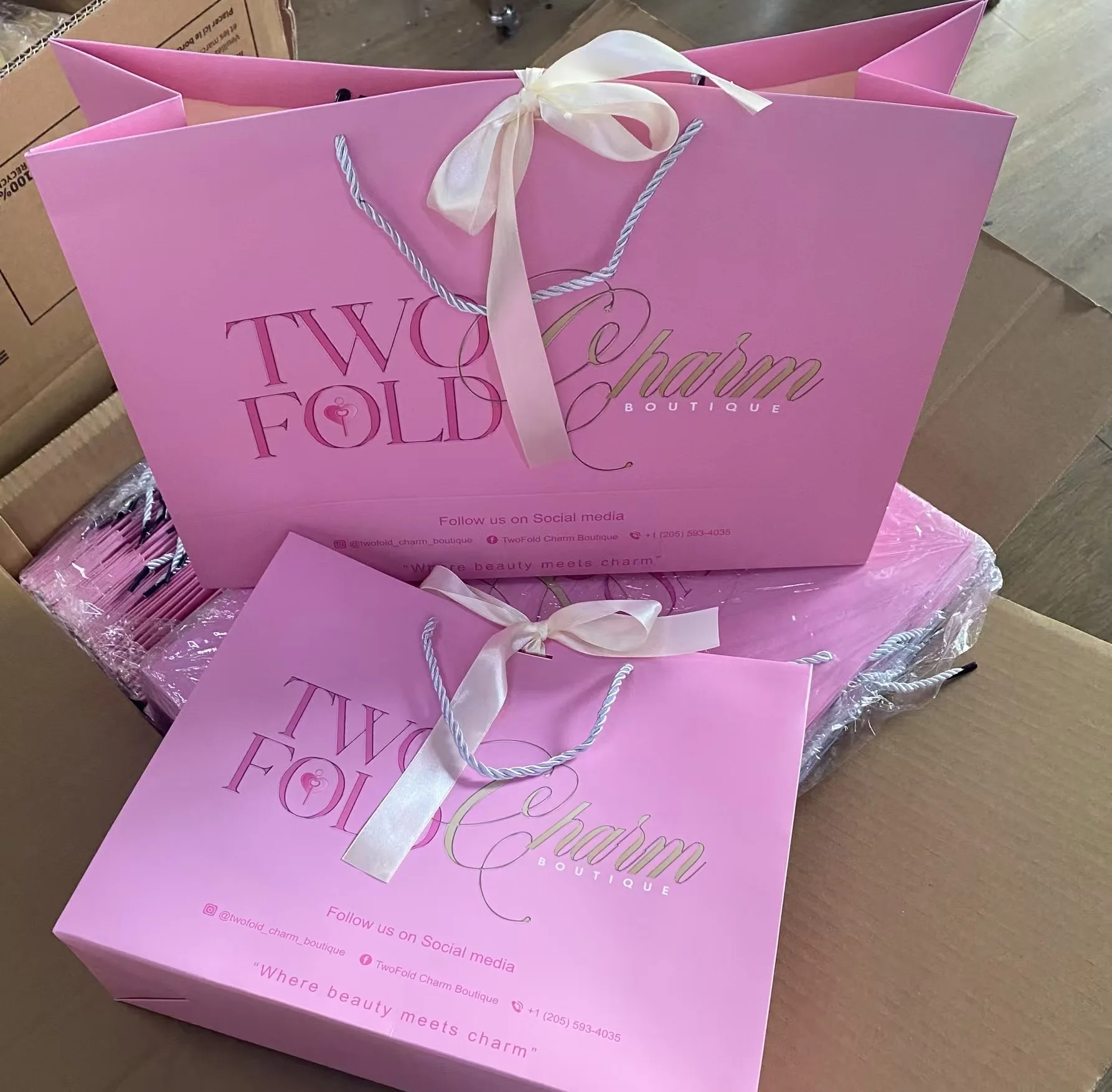 Customized Print Luxury Gift Paper Shopping Bag Packaging Wholesale Paper Bags With Your Own Logo For Clothing