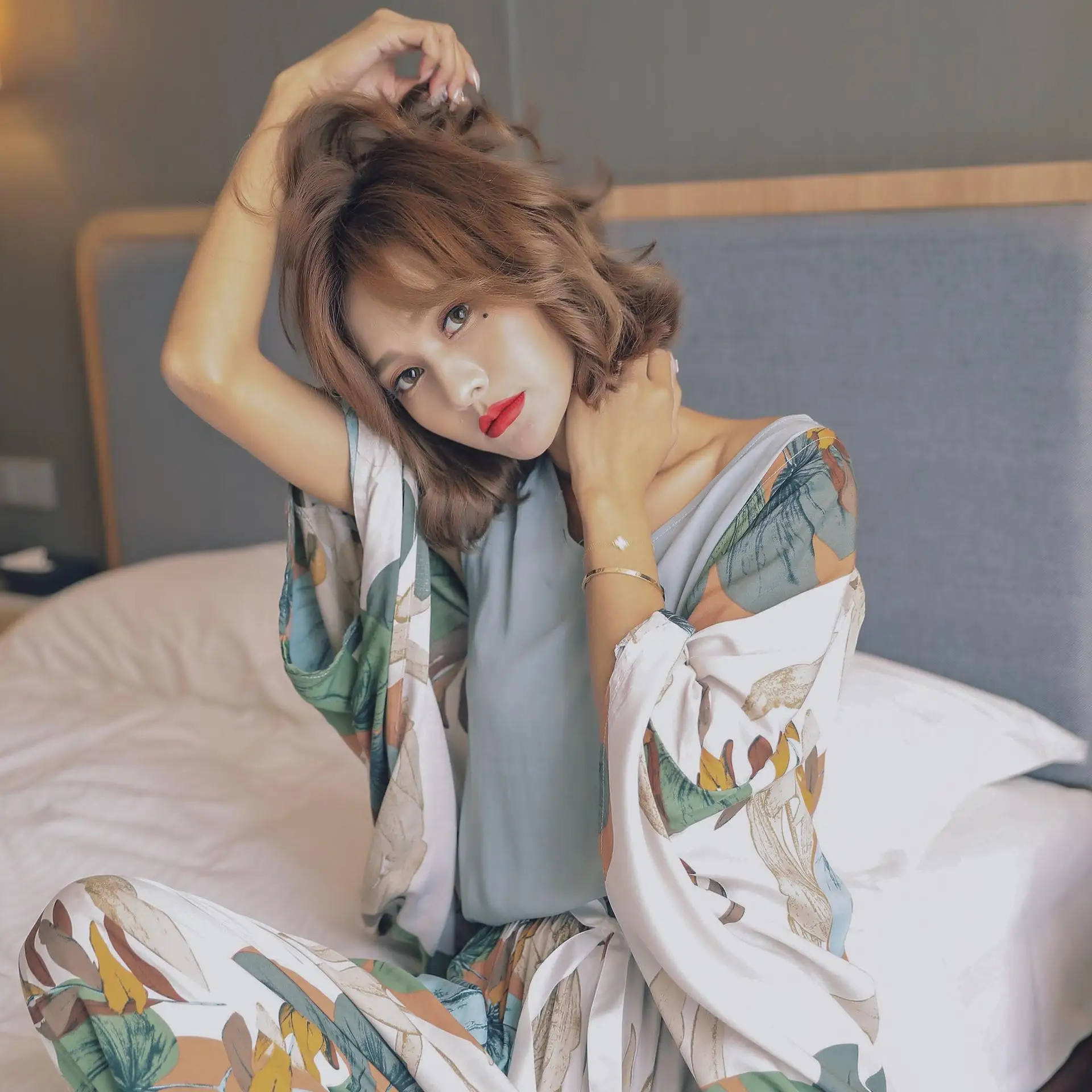 

Autumn Ladies sleepwear Set Cotton Satin 4-Piece Cardigan + Vest + Pants + Shorts Floral Print Elegant sleepwear Homewear women
