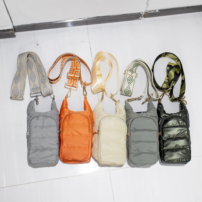 

Wholesale Crossbody HydroBag Quilted Water Bottle Holder Carrier with strap water bottle puffer bag
