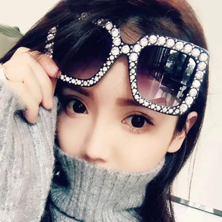 

2021 retro oversize hot selling gift box sunglasses for woman, Multi colors