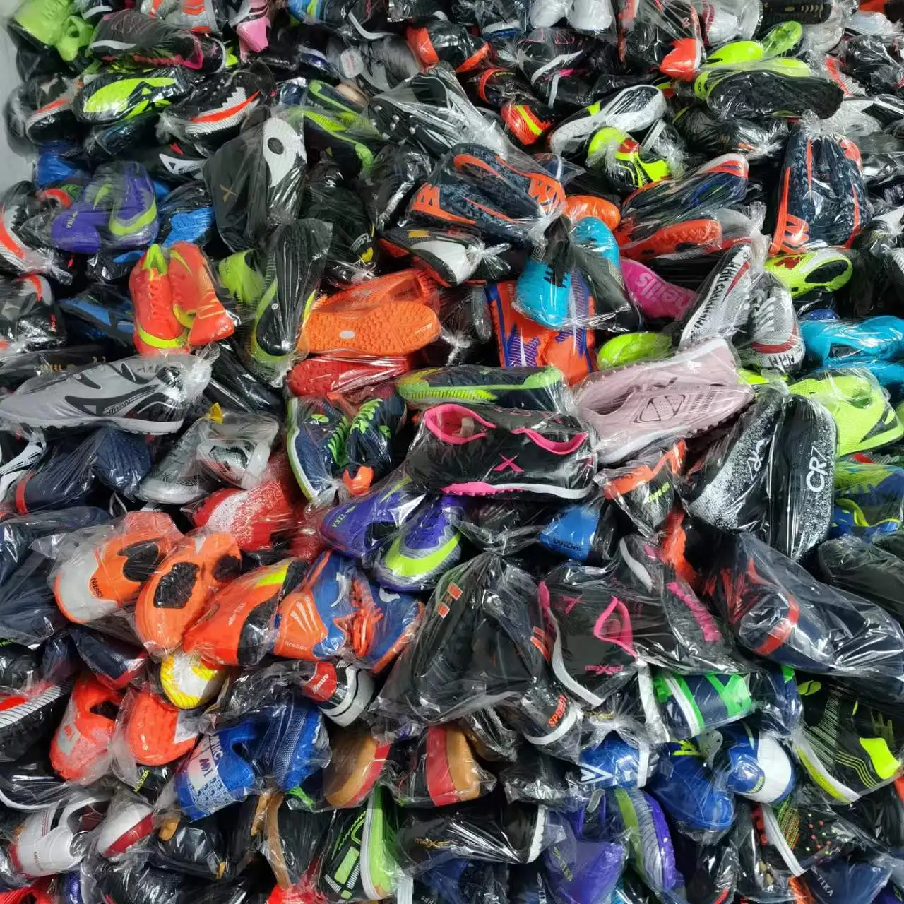 

Football Basketball Sport Shoes Used Shoes In Bales Wholesale shoes stock