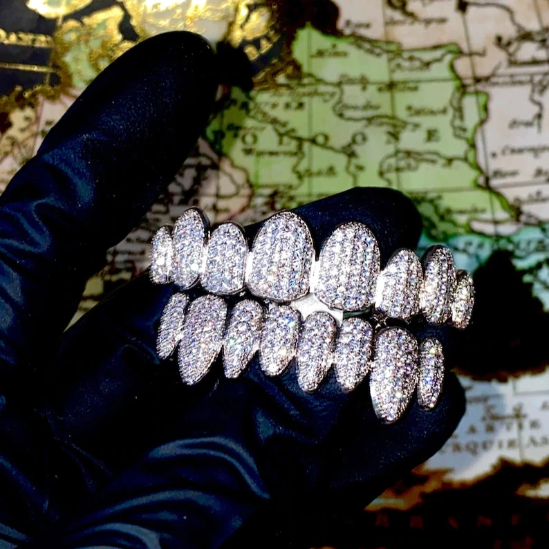 

custom 18K gold teeth grillz Moissanite diamond grillz