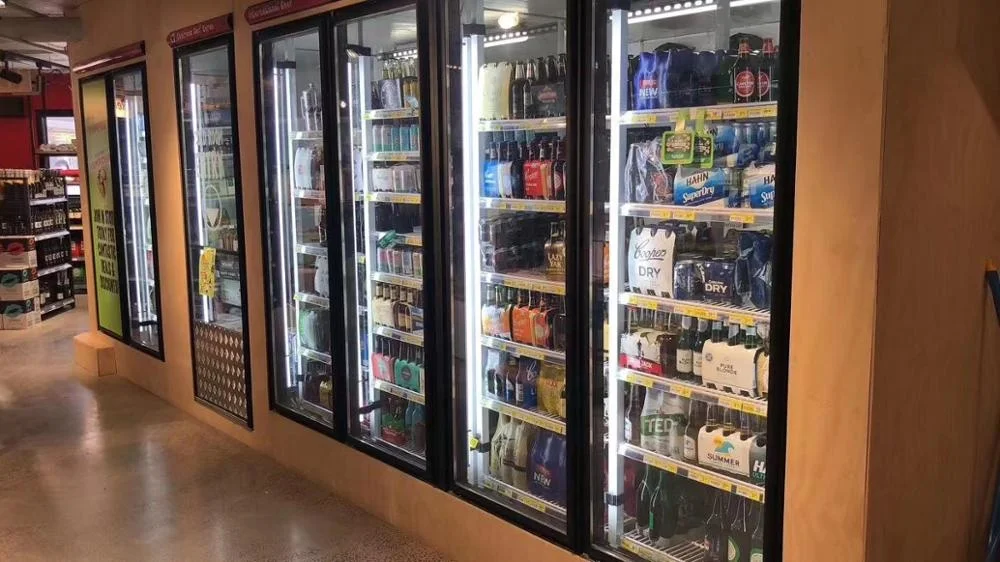 Customizing walk in cooler glass door display cold room