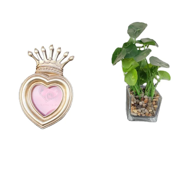

3 Inch Heart Shape Decorations Classic European Resin Photo Frame