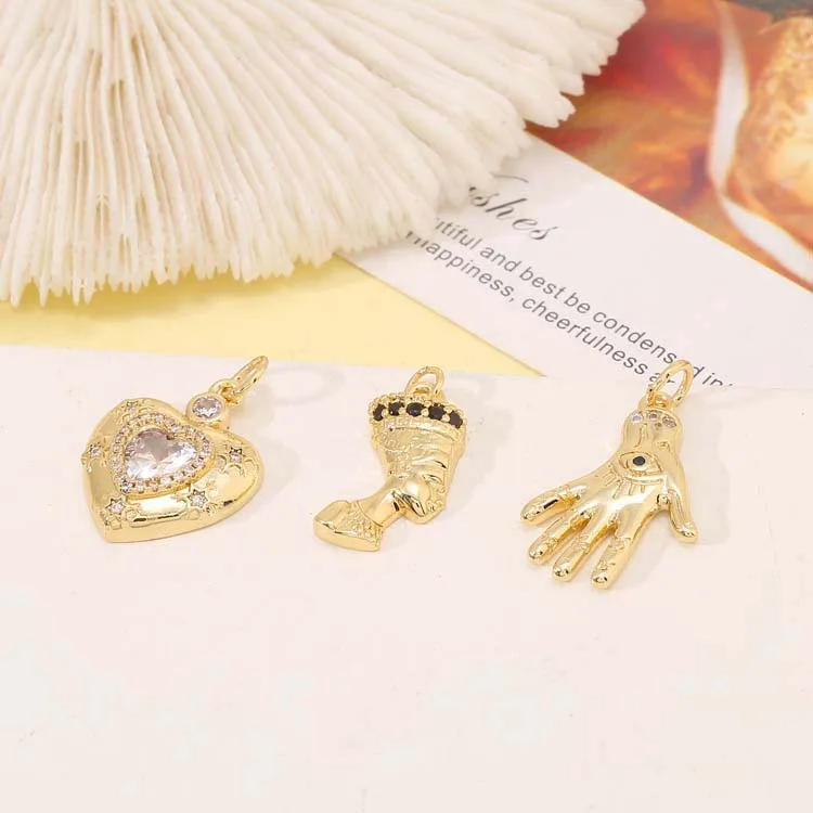 

Hot Style Heart Hand Shape 14K Gold Plated Jewelry Pendant Charms Wholesale