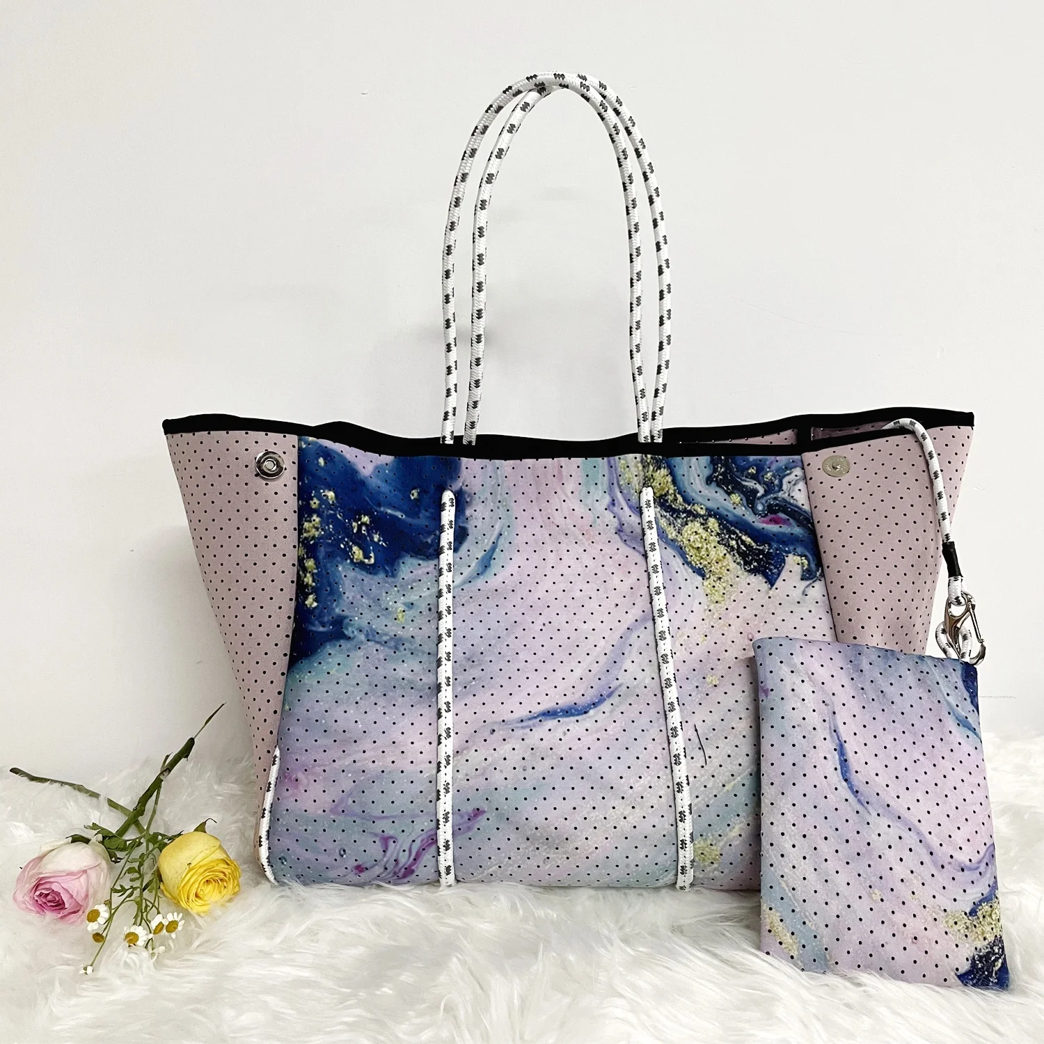 

2021 Hot selling perforated neoprene bag beach bag tote handbag bags for women