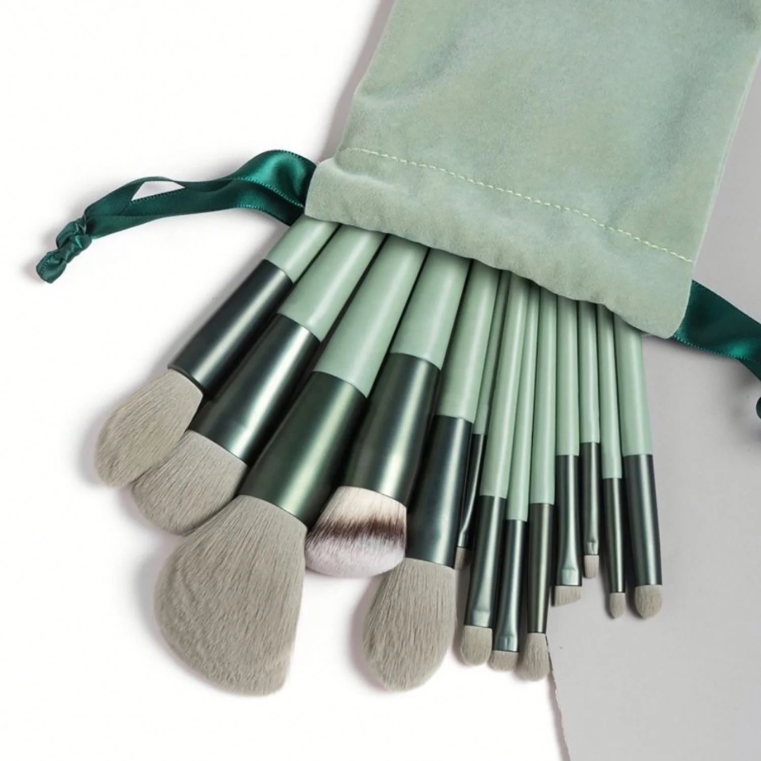 

Wholesale 13 Pcs GreenMakeup Brush Set Beauty Brush For Girls Ladies, Pics