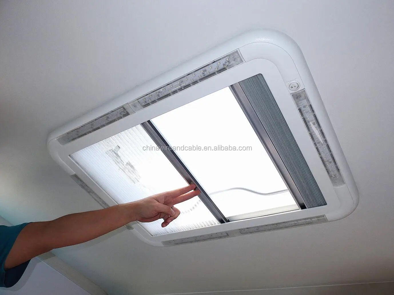 Caravan Rv Camping Car Trailer Skylight Ventilation With Led Light