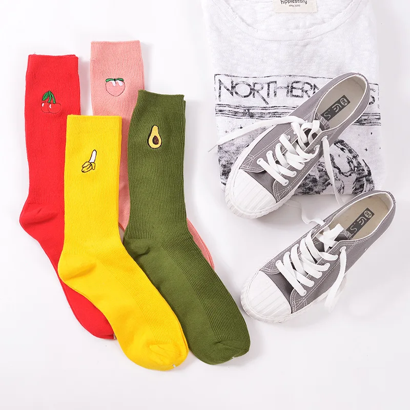 

XIANGHUI Wholesale Women Fashion Cloth Custom Funny Jacquard Cute Cartoon Fruit Banana Tube Cotton Crew Socks