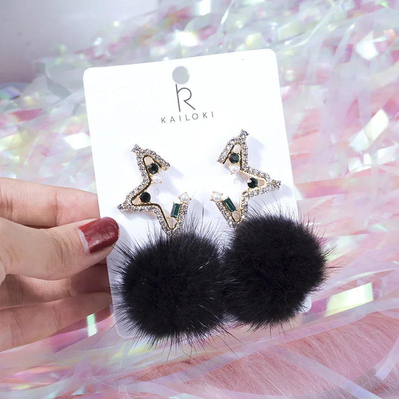 

Autumn And Winter New Asymmetric 925 Silver NeedleHair Ball Earrings Wholesale Inlaid With Diamond Long Love Earrings, Picture shows