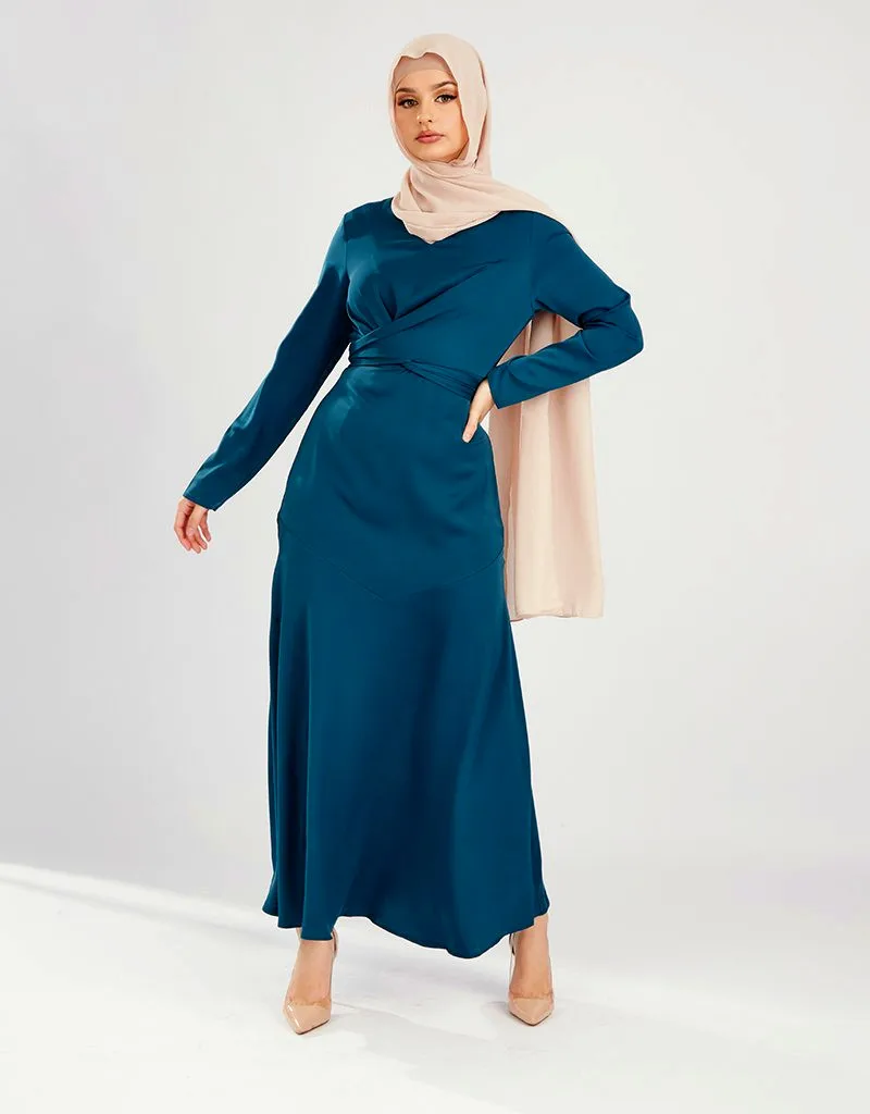 

MOTIVE FORCE Dubai Islamic Women 2021 Luxury Turkey Beautiful V-neck chest cross design Islamic Clothing Abaya Muslim Dresses, Picture