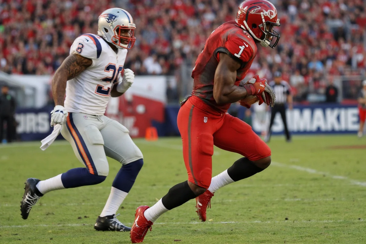 who did michael strahan play football for