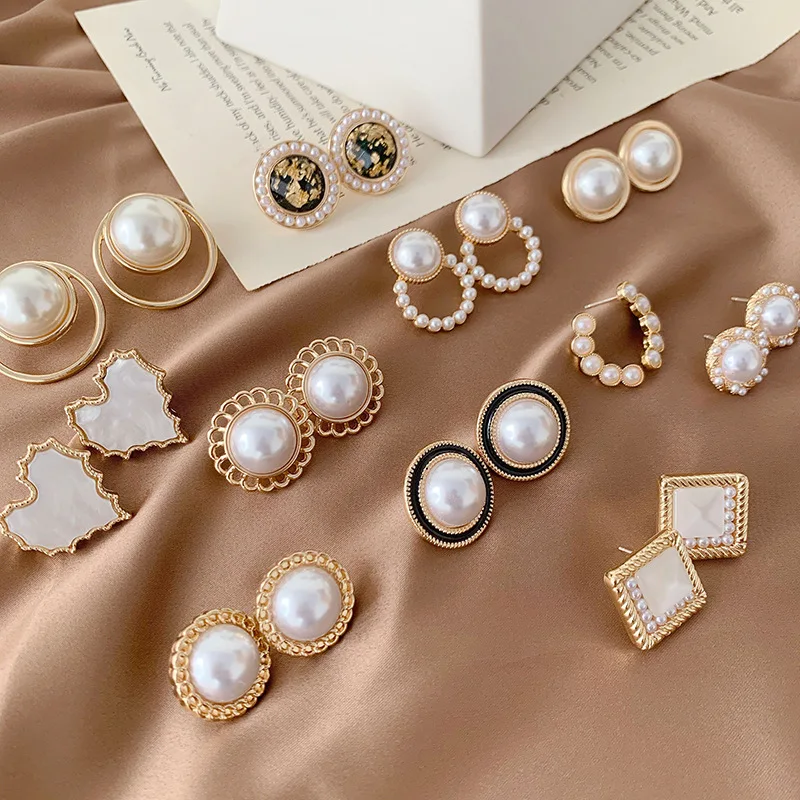 

Korean Design Elegant Simulated Pearl Shell Big Round Heart Clip on Earrings Non Pierced Baroque Ear Clips Women Jewelry, As picture
