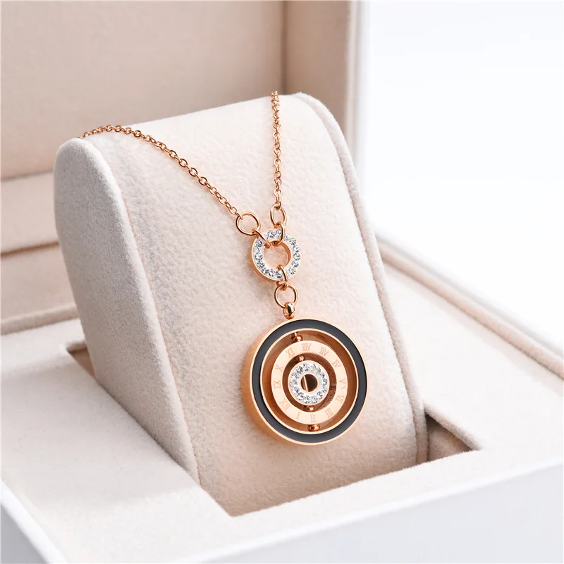 

Rose Gold Plated Personalised Interlock Circle Necklace Zircon Diamond Stainless Steel Necklace, Picture shows