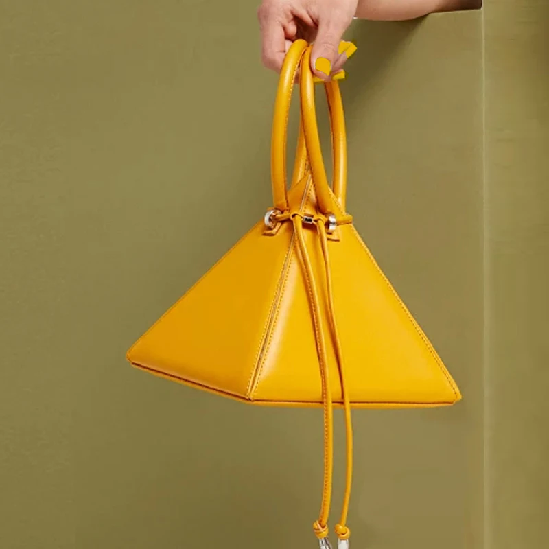 

New Arrived Geometric Triangle Shape lady fashion unique crossbody handbag 2021, The same colors as the photo