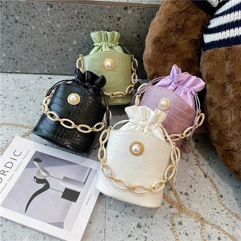 

Sling women handbags and crossbody fashion tote round handbag personalized small bags 2020 leather purse ladies shoulder bag, Black,green,purple,white colors