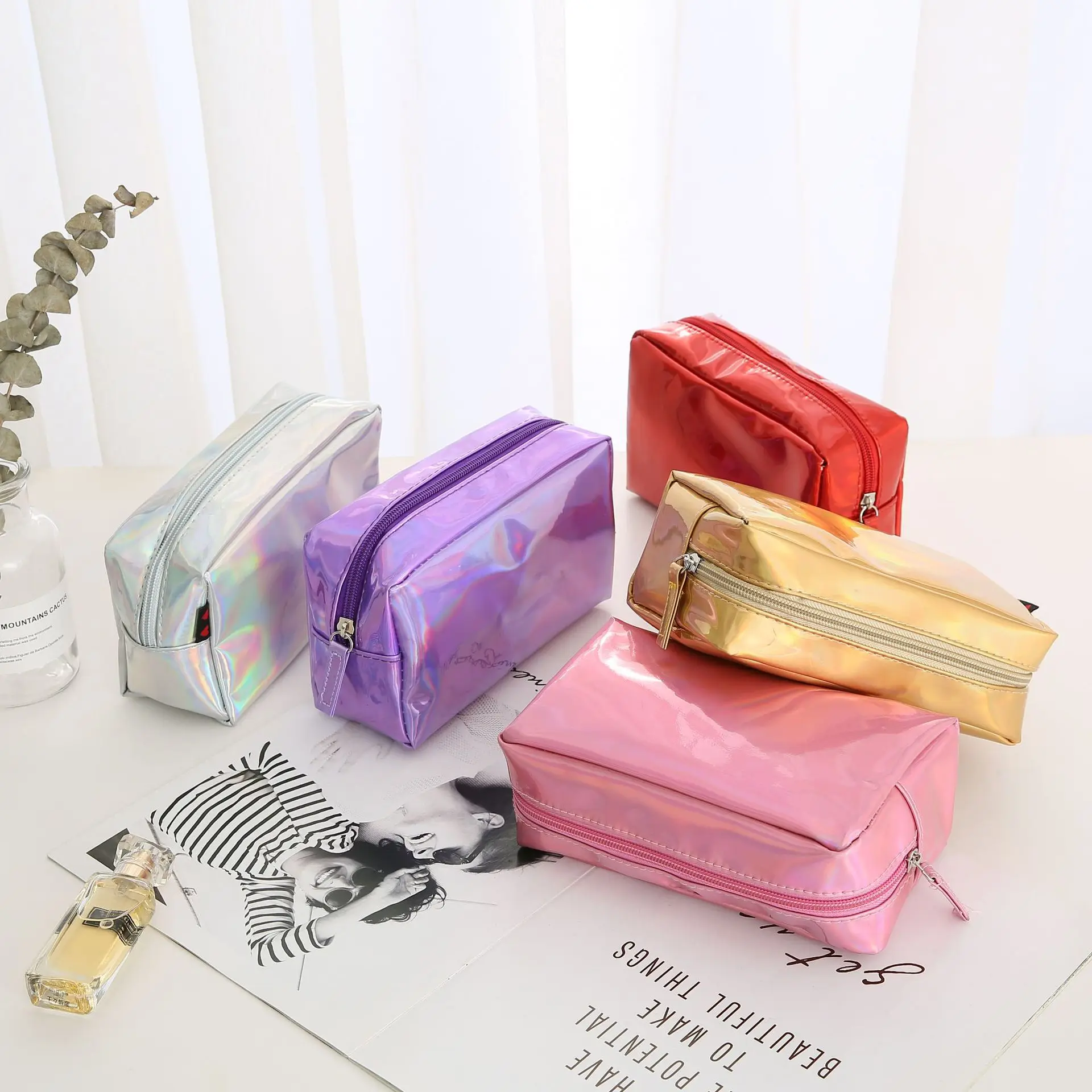 

S05 Fashion Large Capacity Zipper Colorful Laster MakeupTravel PU Leather Holographic Cosmetic Bag for Woman, As picture