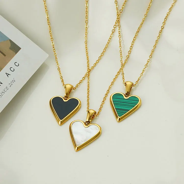 

SC High Quality 18K Gold Plated Stainless Steel Necklace Wedding Luxury Vintage Inlaid Malachite Shell Heart Necklace for Women, Black, white, green