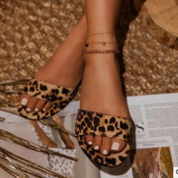 

Summer Sandals Tie Dye Footwear Leopard Print Slides Ladies Flat Shoes Beach Slippers For Women, Picture showns
