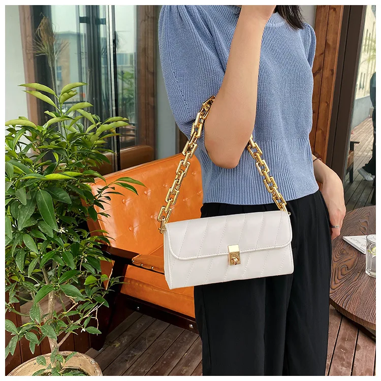 

2021 wholesale leather clutch purses and handbags hand purse chain small girls women handbag fashion tote bag, Black, green, purple, beige,