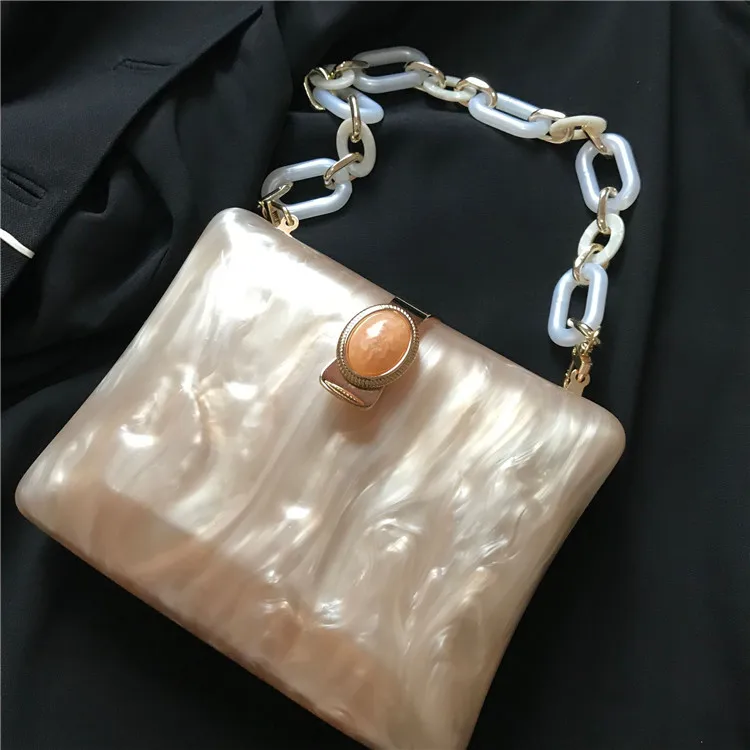 

JIAGENG DESIGN| vintage 1950 pearl look acrylic square box chain bag
