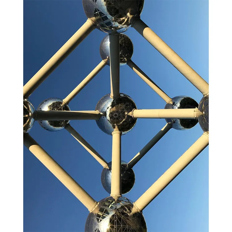 
Exquisite pictures of landscapes, cityscapes, street scenes, facades. 