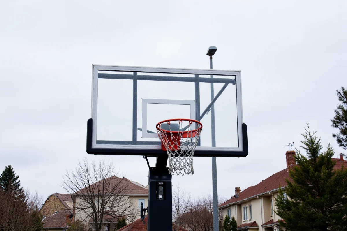 how tall is the basketball hoop in nba