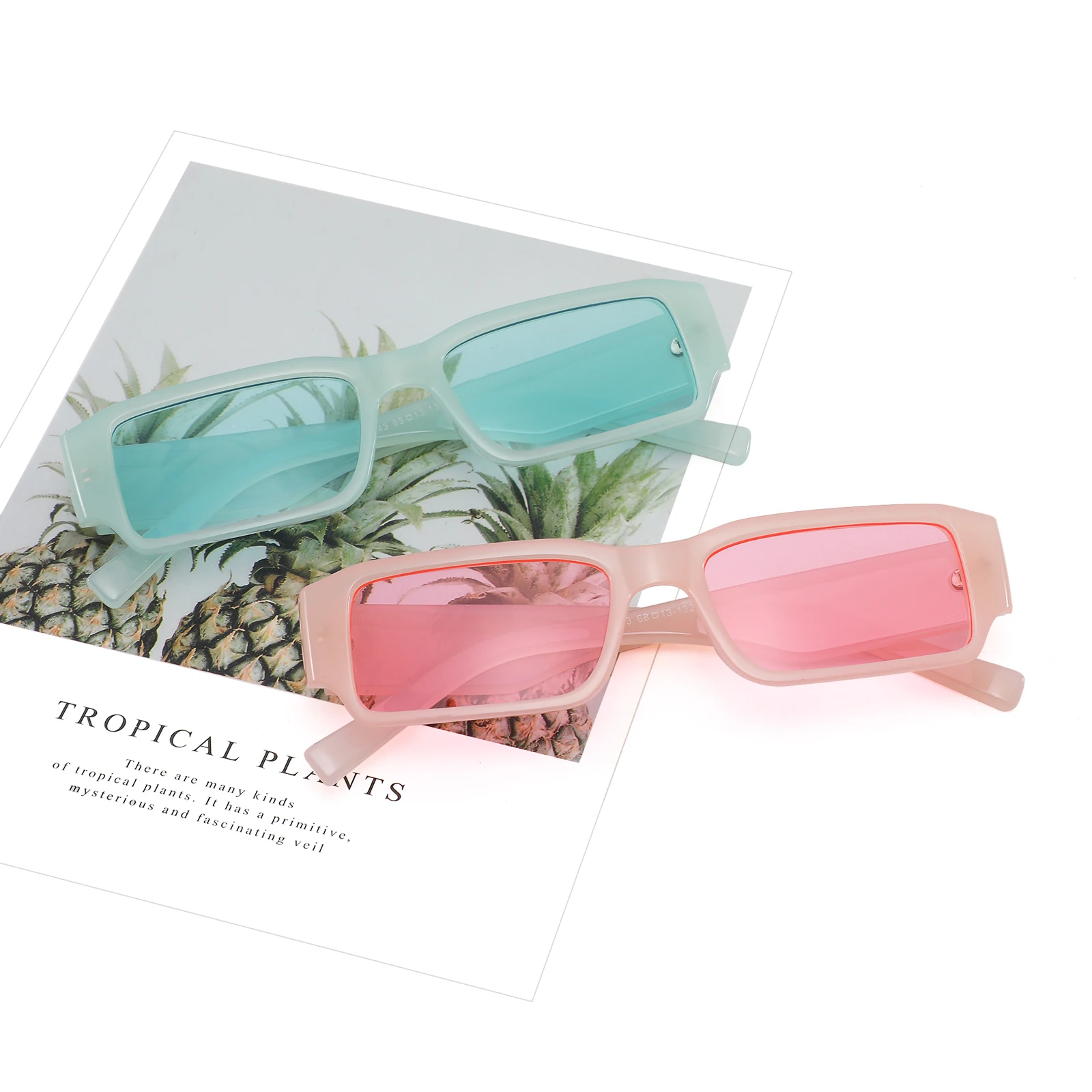 

Hot selling fashion Girls shades trendy luxury woman Sun Glasses 2022 Cheap square frame Multi Colors smaller sunglasses