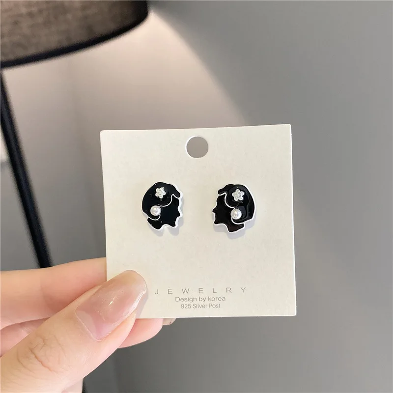 

925 silver needle South Korea ins design small beauty head short hair girl earrings personality wild earrings ear clips