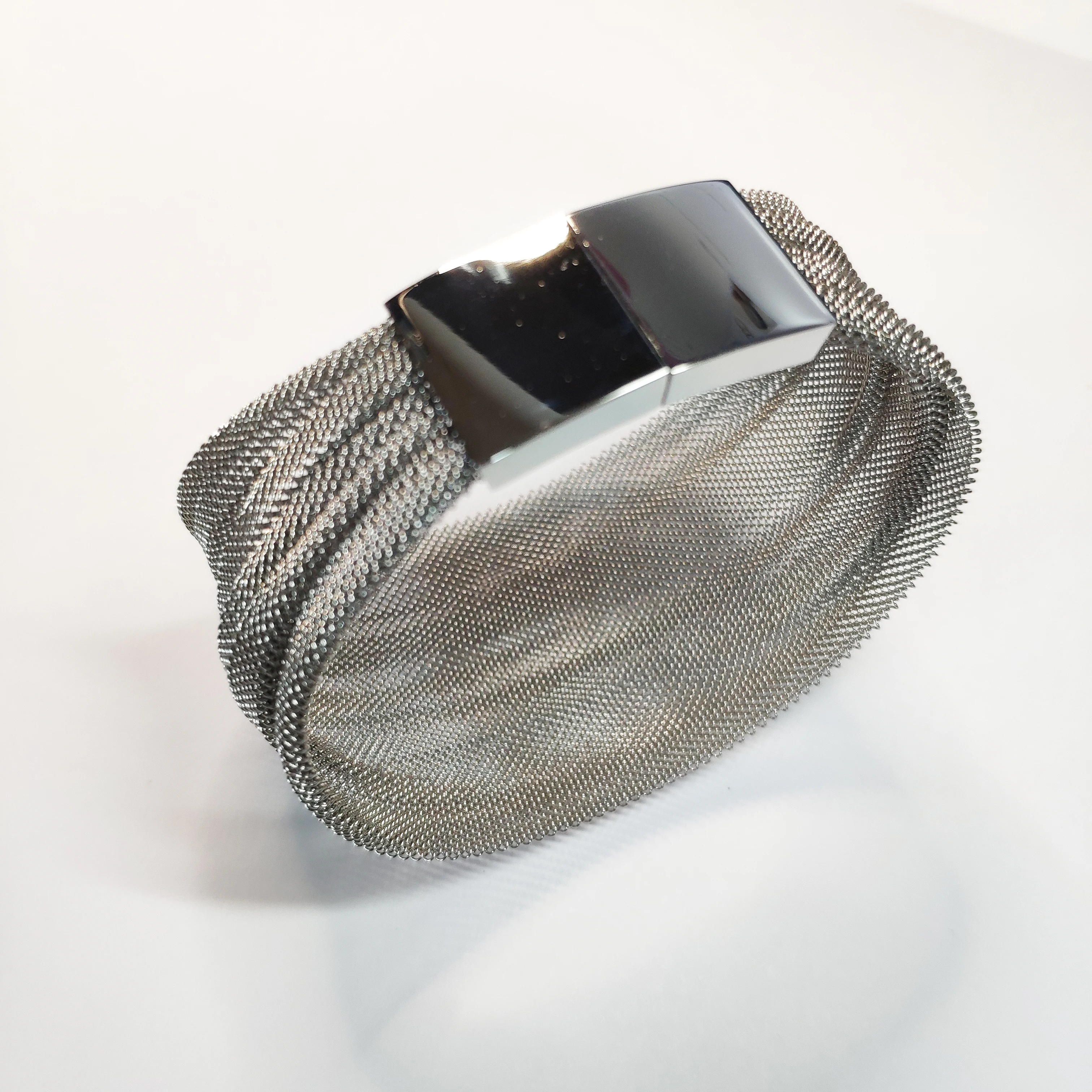 

Dubai Hot Sale Stainless Steel magetic buckle wide Mesh Bracelet bangle