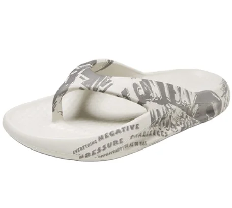 

New Summer Outdoors Beach Thick Bottom Trend Leisure Men Slippers Flip Flops