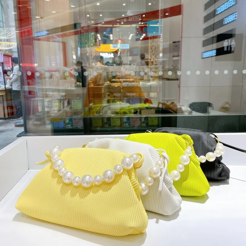 

Pleated Pearl Chain Cloud Bag Fashion Single Ladies Bags Leather Handbags Leather Messenger Cloud Bag For Women, Picture color