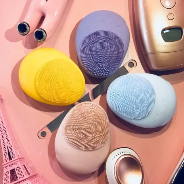

Portable Cleaning Face Cleansing Brush Trendy Facial