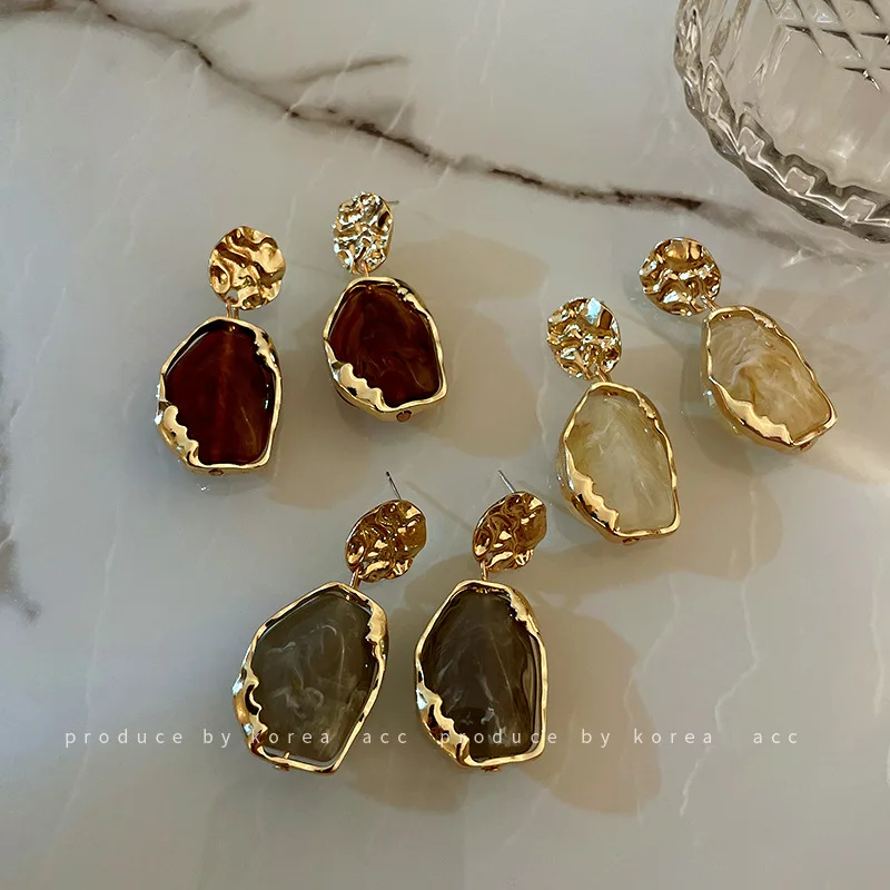 

2023 Jewelry Gift Korean Acrylic Resin Geometric Square Hanging Stud Earrings New Fashion Hollow Metal Trendy Resin Earrings