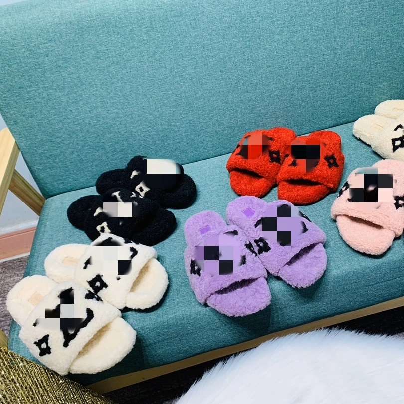 

Tide Designer Furry Slippers L*V, Multiple colour
