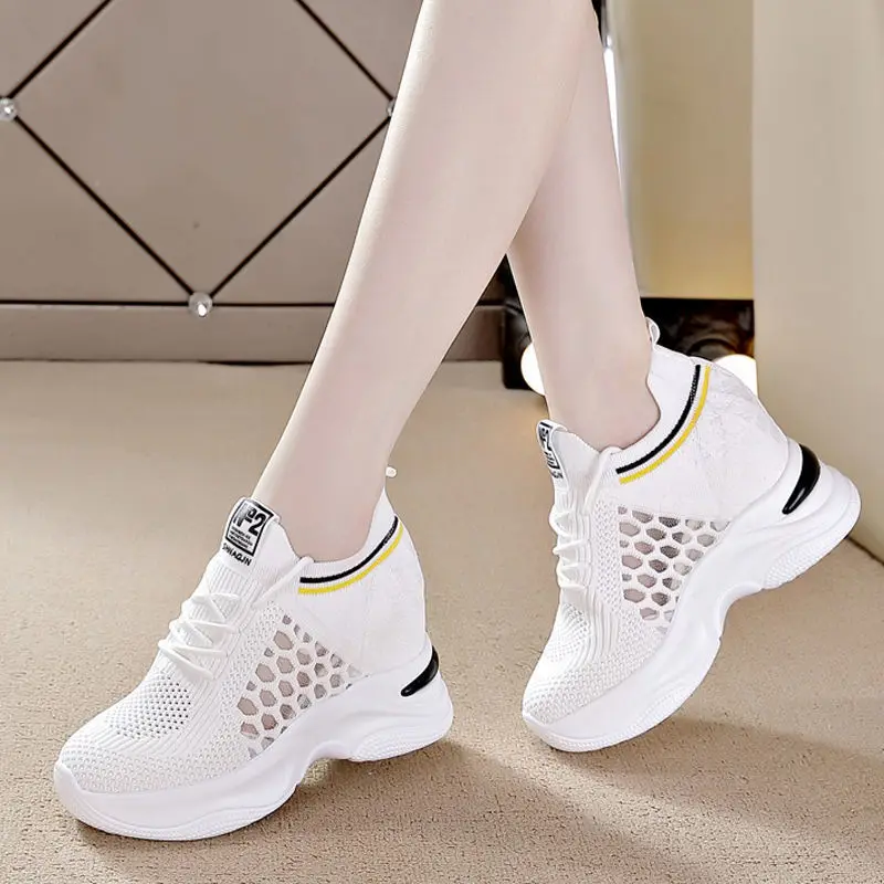 

Breathable Mesh texture fabric cheap prices FOOT WEAR JUMP HOME SHOES, 2 colors