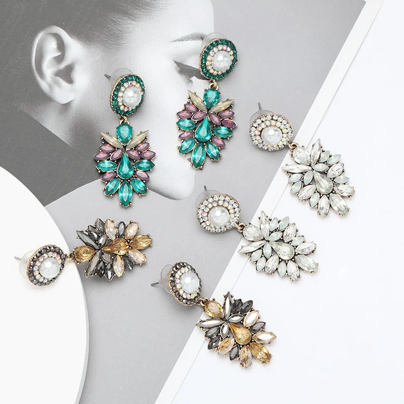 

Fashion Full Rhinestones Geometric Drop Shape Shining Pendant Rhinestone Earrings For Women Statement