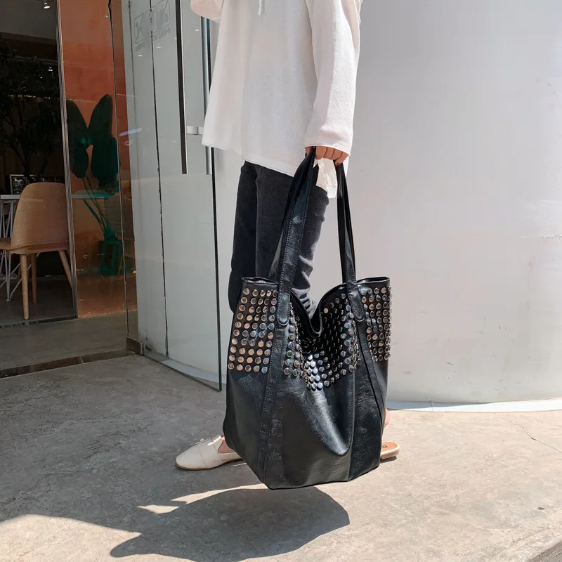 

extra large tote ladies hand bags rivet fall color shoulder bags, Customzied