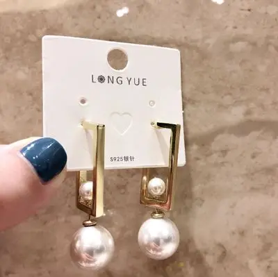 

S925 sliver Geometric metallic pearl stud earrings