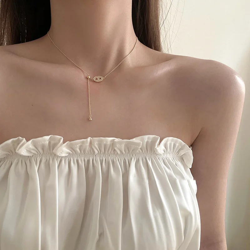 

Vershal B-32 Luxury 18k Gold Plated Elegant Zircon Geometric Pendant Necklace For Women